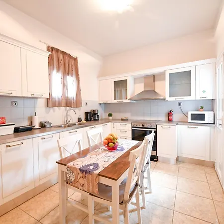 Dafni's House * İskados