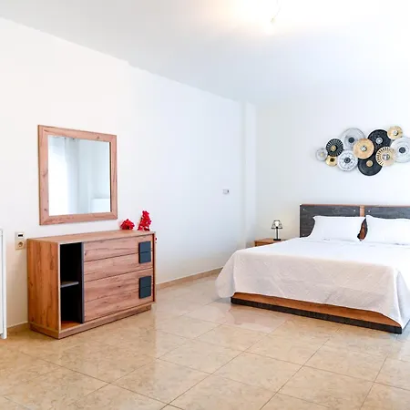 Nyaraló Dafni's House